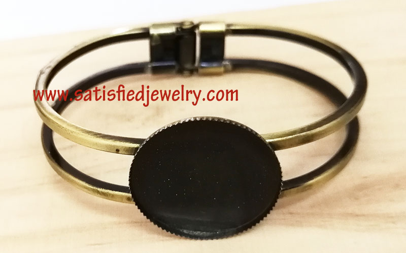 BANGLE0022 - 1.jpg