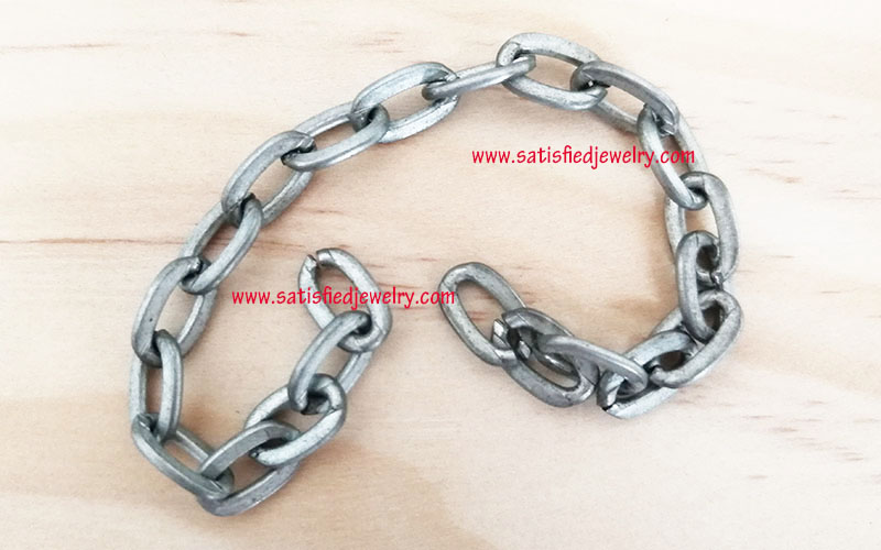 CHAIN0085 - 2.jpg