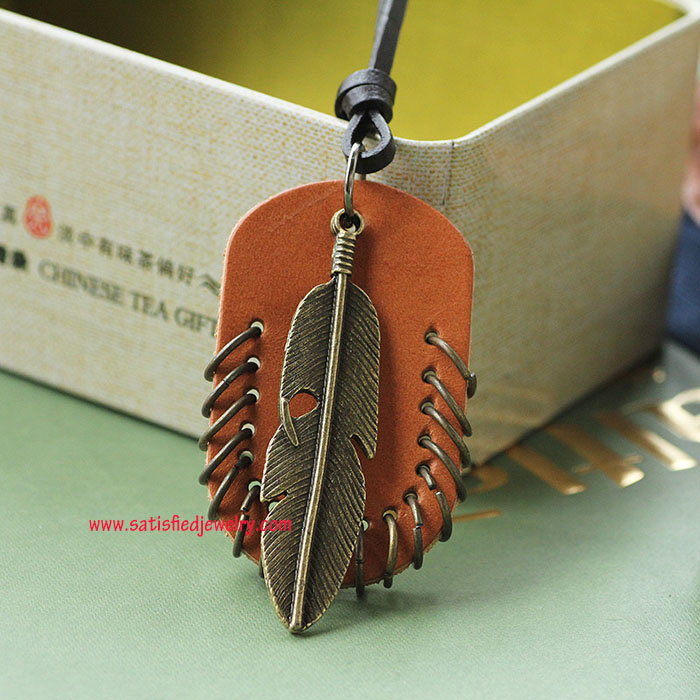 NECKLACE0064 - 2.jpg