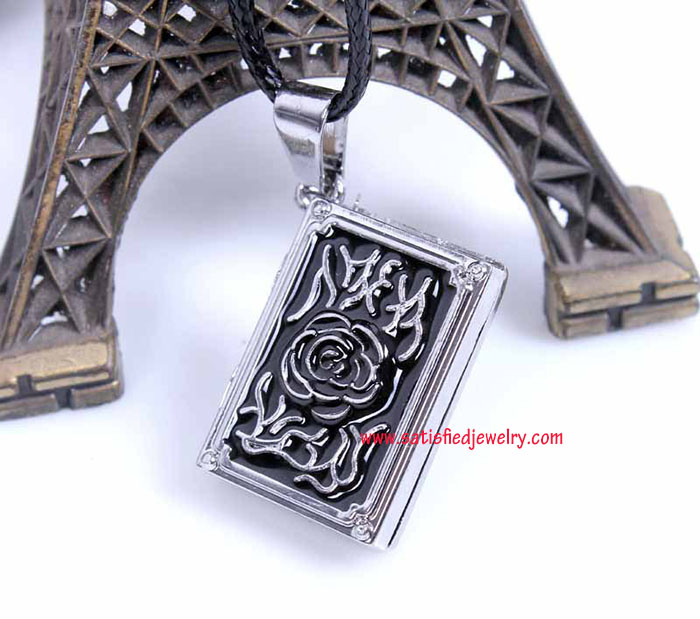 NECKLACE0130 - 3.jpg